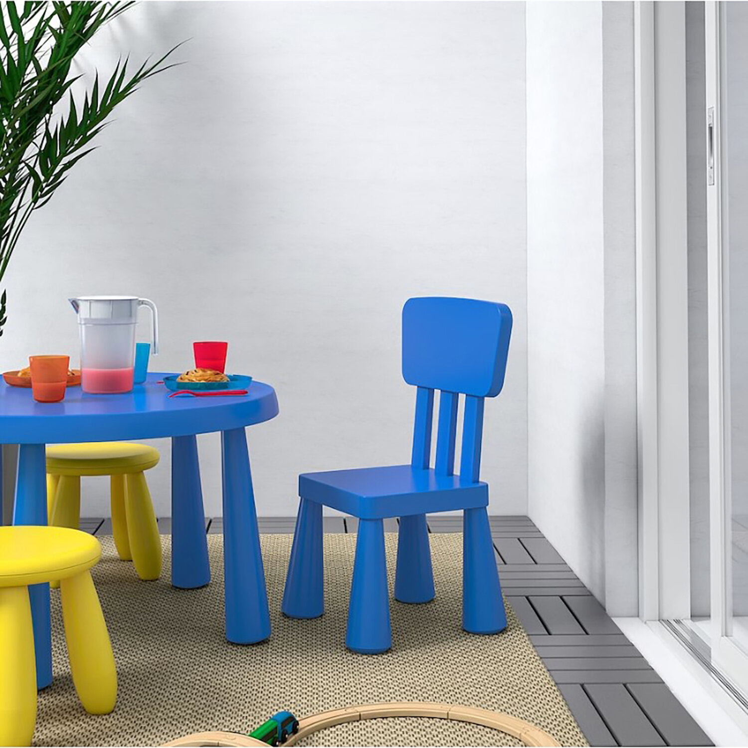 пластиковая мебель для детской