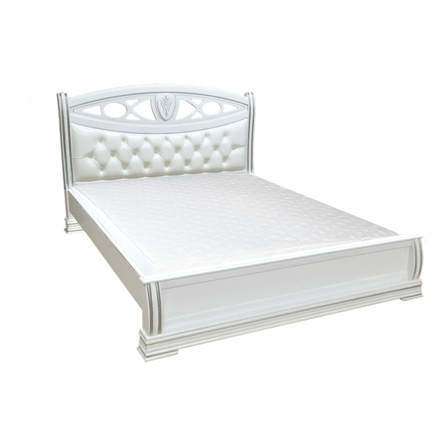 белая двуспальная кровать из массива